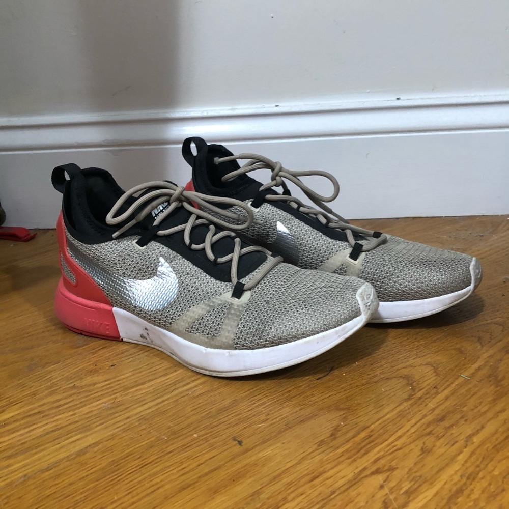 Nike Duel Racer Sneaker